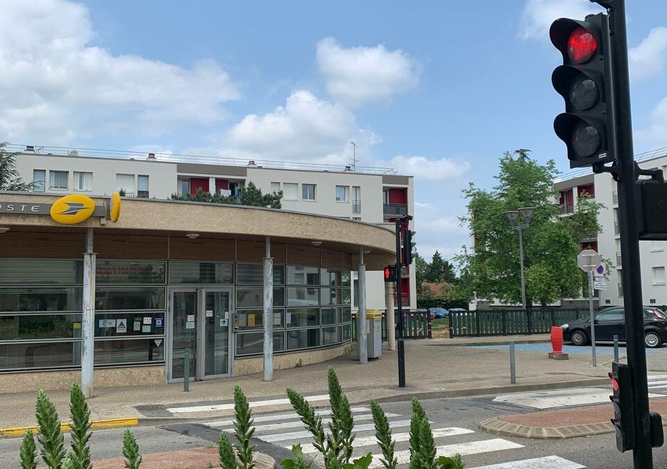 Mise en service d'un feu tricolore ralentisseur - Chasse sur Rhône